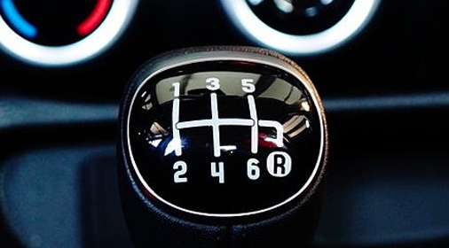 a gear stick with 6 gears