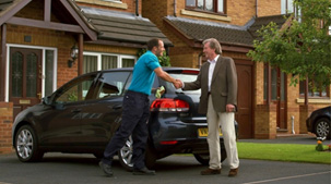 car scratch repair - handshaking customer